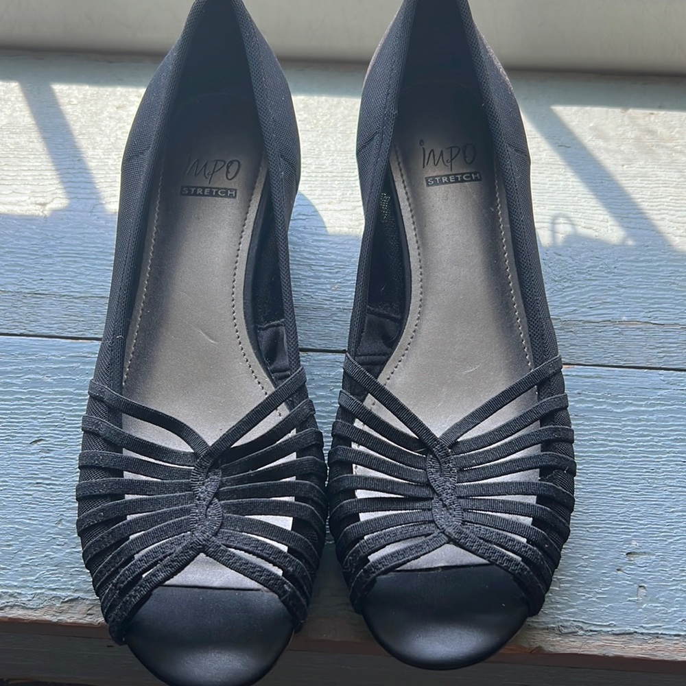 Open toe flat